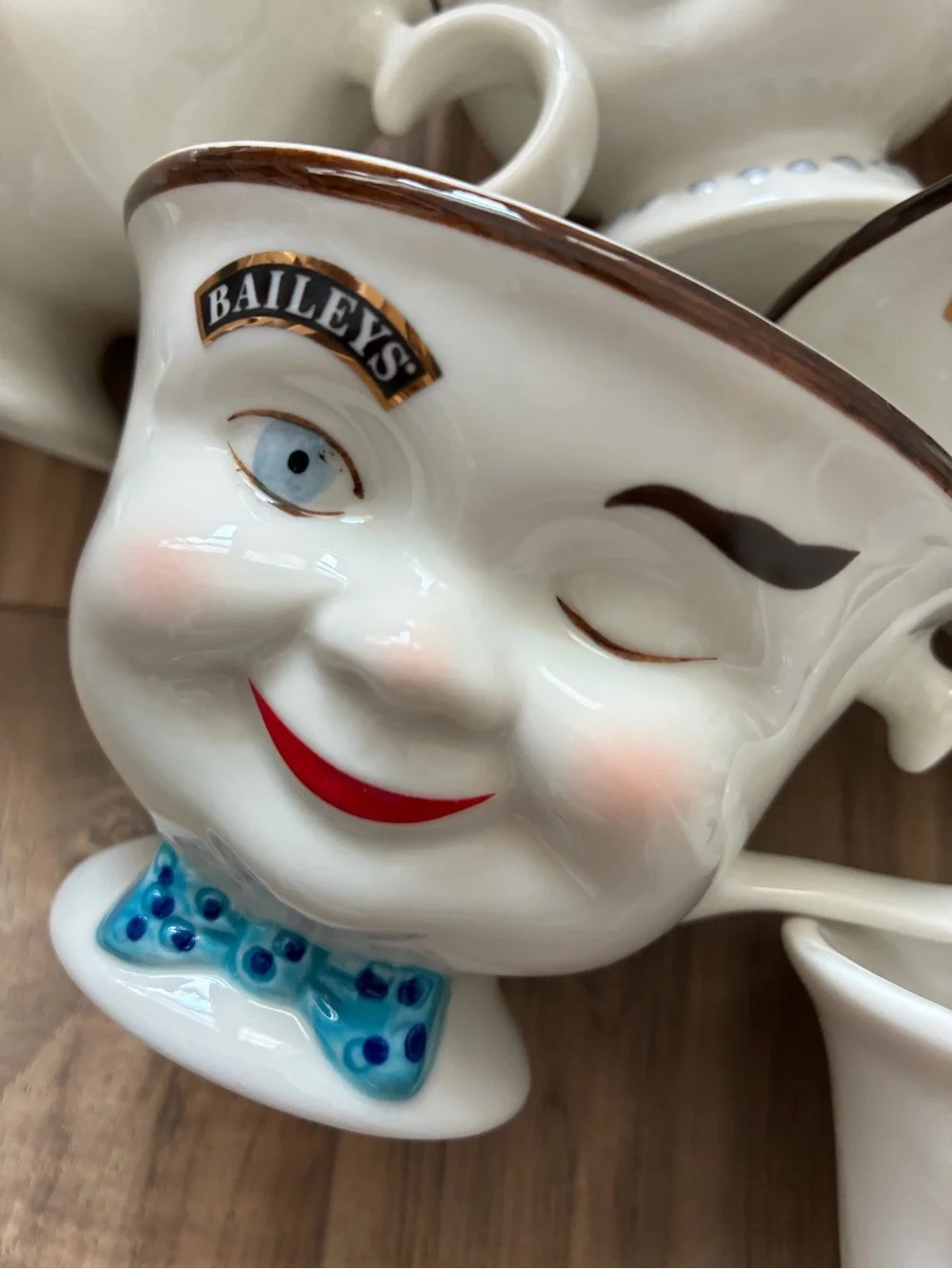 Baileys White Wink Face Teacup and Creamer Set 8 boy or girl